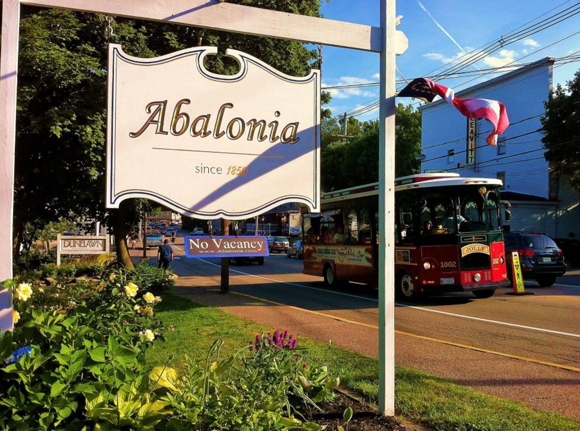 אוגונקוויט Abalonia Inn מראה חיצוני תמונה