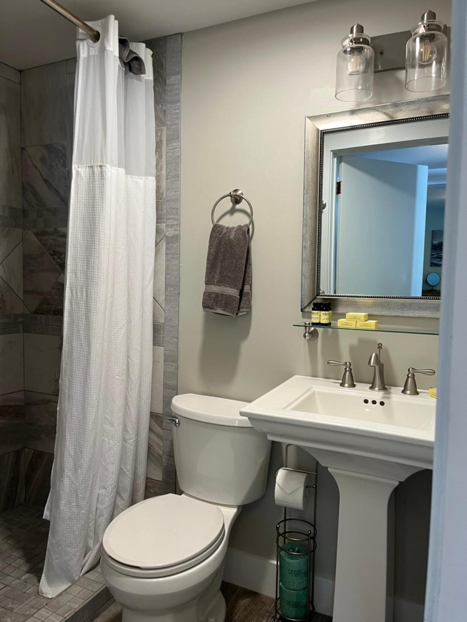 אוגונקוויט Abalonia Inn מראה חיצוני תמונה